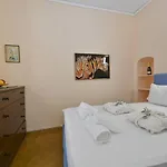 Wishing Well Apartment, Old Town - New Bathrooms , Full Air-conditioning * Corfu (city)