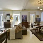 公寓 Wishing Well Apartment, Old Town - New Bathrooms , Full Air-conditioning *