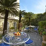 Wishing Well Apartment, Old Town - New Bathrooms , Full Air-conditioning