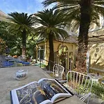 Wishing Well Apartment, Old Town - New Bathrooms , Full Air-conditioning *