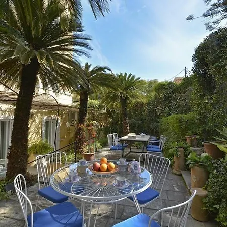 Wishing Well Apartment, Old Town - New Bathrooms , Full Air-conditioning 아파트 Corfu (city)