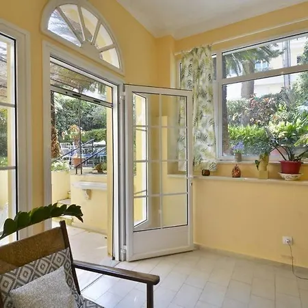 아파트 Wishing Well Apartment, Old Town - New Bathrooms , Full Air-conditioning