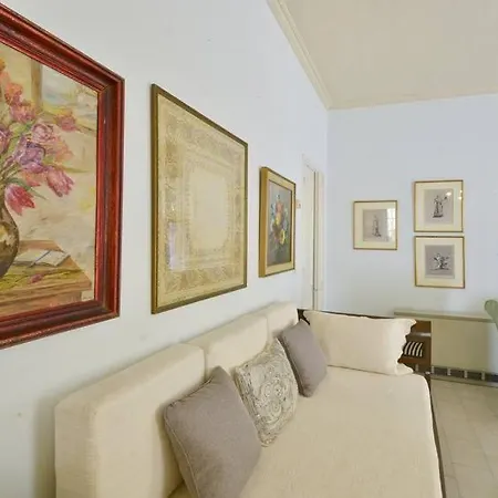 Wishing Well Apartment, Old Town - New Bathrooms , Full Air-conditioning