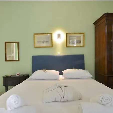 아파트 Wishing Well Apartment, Old Town - New Bathrooms , Full Air-conditioning