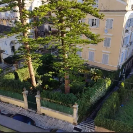 아파트 Wishing Well Apartment, Old Town - New Bathrooms , Full Air-conditioning *