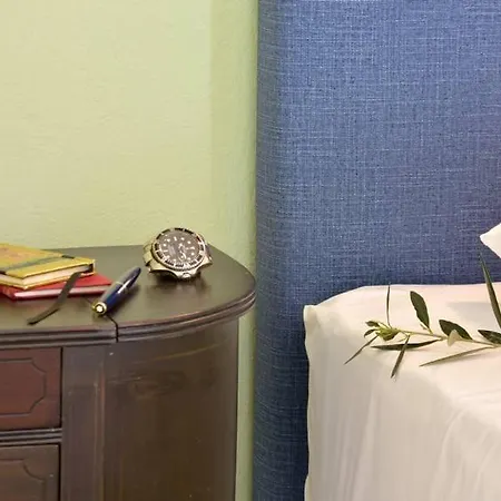 아파트 Wishing Well Apartment, Old Town - New Bathrooms , Full Air-conditioning