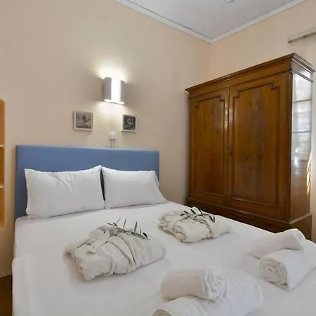 Wishing Well Apartment, Old Town - New Bathrooms , Full Air-conditioning