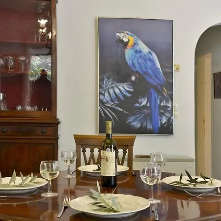 아파트 Wishing Well Apartment, Old Town - New Bathrooms , Full Air-conditioning *
