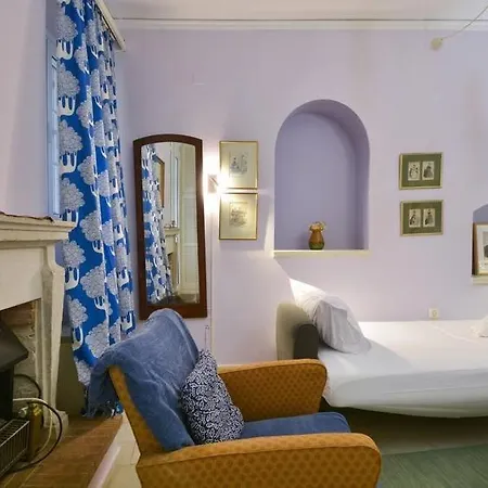 Wishing Well Apartment, Old Town - New Bathrooms , Full Air-conditioning *