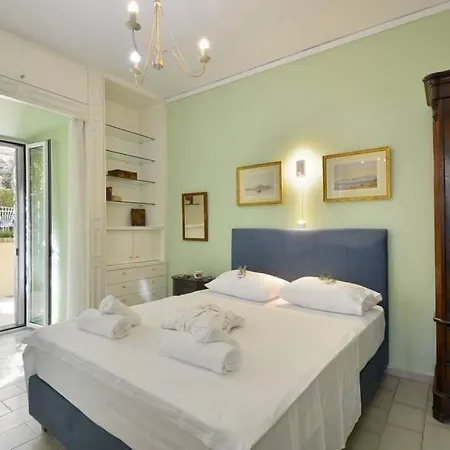 Wishing Well Apartment, Old Town - New Bathrooms , Full Air-conditioning