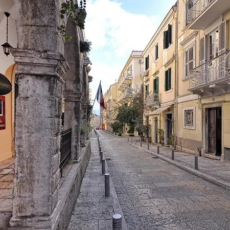 Wishing Well Apartment, Old Town - New Bathrooms , Full Air-conditioning *