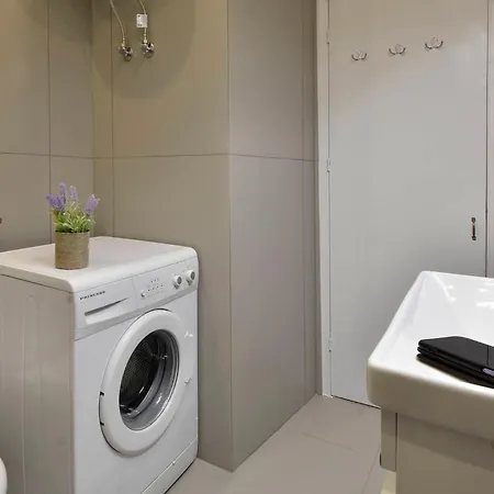 Wishing Well Apartment, Old Town - New Bathrooms , Full Air-conditioning Corfu (city)