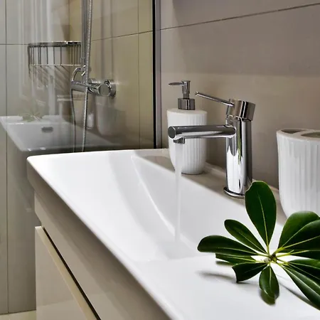 Wishing Well Apartment, Old Town - New Bathrooms , Full Air-conditioning * Corfu (city)
