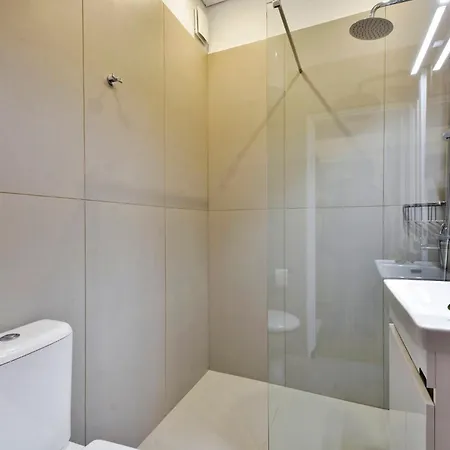 Wishing Well Apartment, Old Town - New Bathrooms , Full Air-conditioning